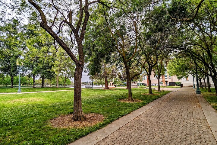 Recorrido a pie y juego de búsqueda del tesoro en Stockton