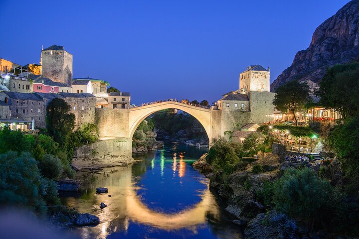 Desde Split/Trogir: tour por Mostar y Medjugorje con cata de vinos