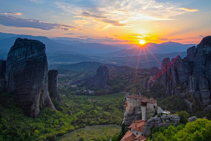 Meteora Zonsondergang: 'Verborgen Schatten' Tour - Kleine Groep