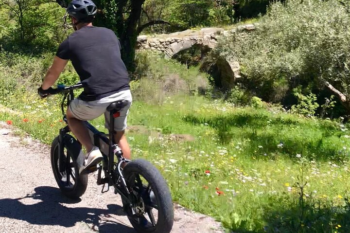 Lefkada: Mountain Gems Elektrisk fett cykeltur och provsmakning