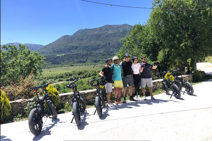 Lefkada: Mountain Gems Elektrisk fett cykeltur och provsmakning