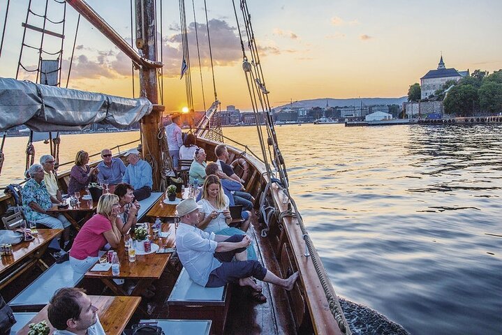 2 - Crucero turístico de una hora por el fiordo de Oslo