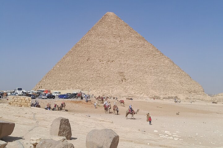 Ganztägige Tour durch die Pyramiden von Gizeh und das Große Ägyptische Museum.