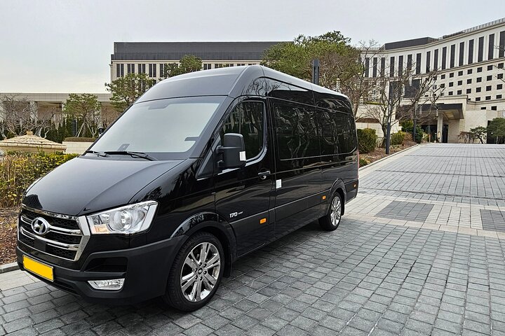Privater Flughafentransfer vom Flughafen Incheon nach Seoul (bis zu 12)