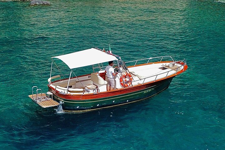 Privat rundtur på ön Ischia på en Fratelli Aprea gozzo