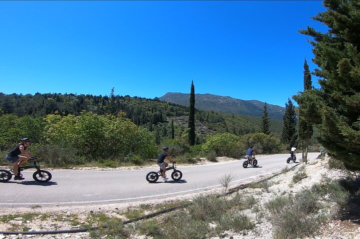 Lefkada: Mountain Gems Elektrisk fett cykeltur och provsmakning