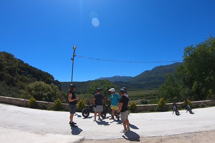 Lefkada: Mountain Gems Elektrisk fett cykeltur och provsmakning