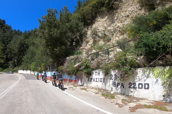 Lefkada: Mountain Gems Elektrisk fett cykeltur och provsmakning