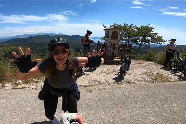 Lefkada: Mountain Gems Elektrisk fett cykeltur och provsmakning