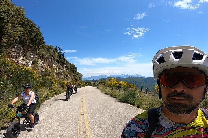 Lefkada: Mountain Gems Elektrisk fett cykeltur och provsmakning