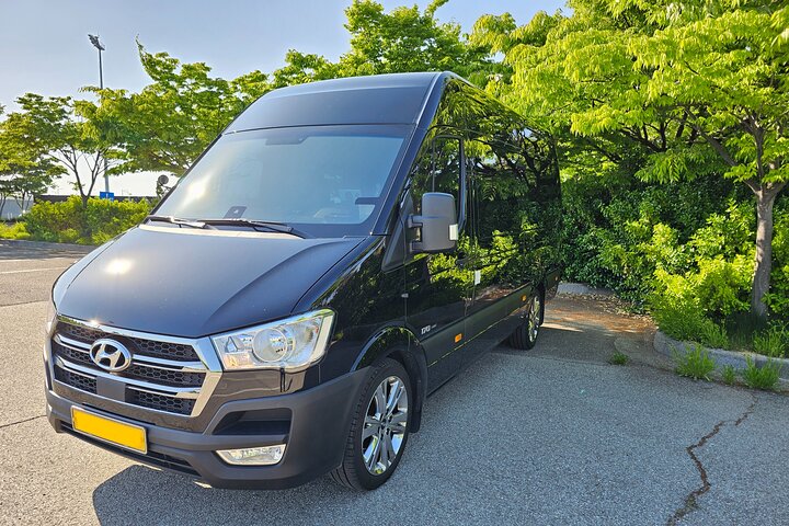 Privater Flughafentransfer vom Flughafen Incheon nach Seoul (bis zu 12)
