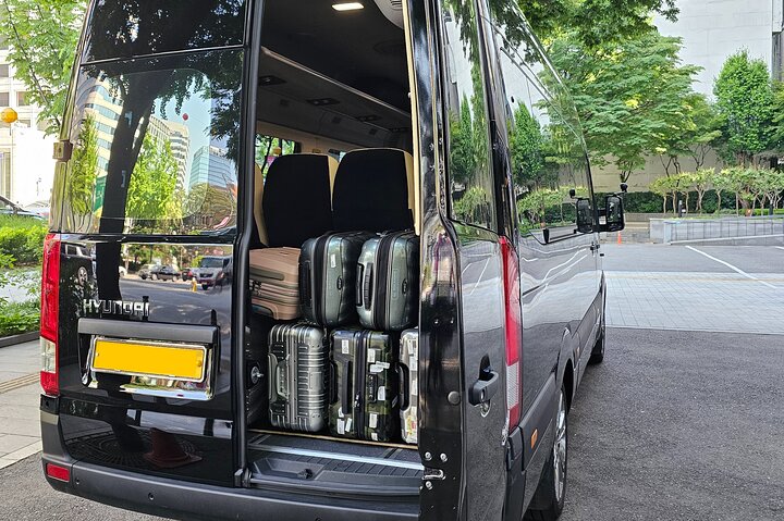 Privater Flughafentransfer vom Flughafen Incheon nach Seoul (bis zu 12)