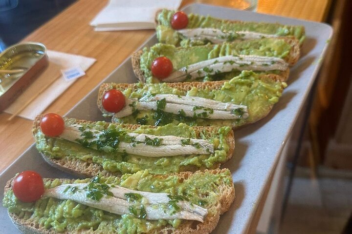 Visita y Experiencia Gastronómica Fábrica de Anchoas de Santoña