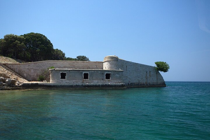 Brijuni All-Inclusive Boat Tour with Lunch, Drinks & Swim Stop