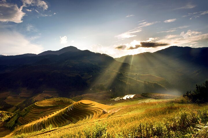 Mu Cang Chai Rundfahrt mit Ortskundiger Reiseleiter & Bienenwachsmalerei