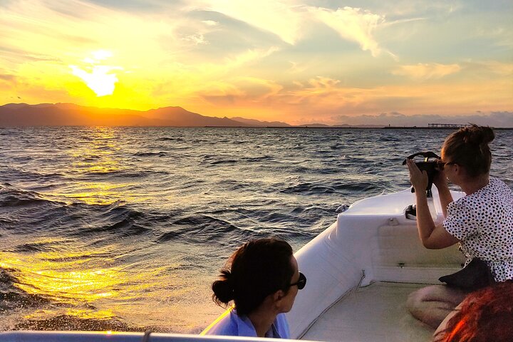 Cagliari båttur med Sardatrips; simma, snorkla, ta en drink och få i dig snacks