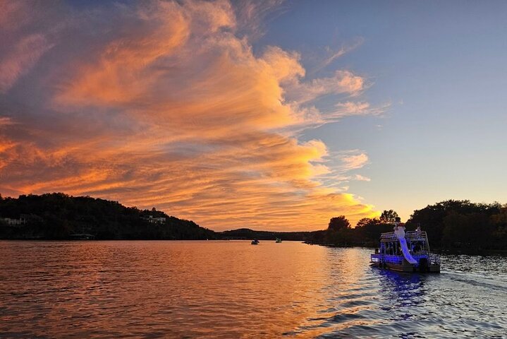 Hotell i nærheten av Lake Austin Sunset Boat Cruise