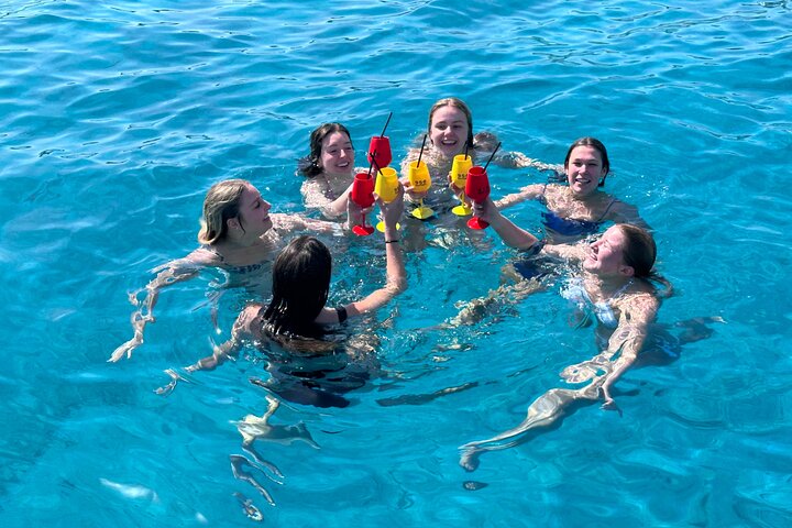 Excursión de medio día en barco por Palermo con Palermo Experiences
