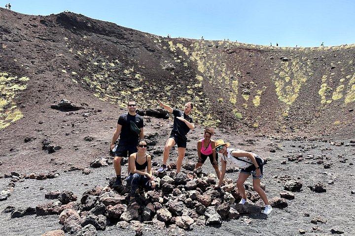 Privat omvisning i Etna og vingårdsbesøk med mat- og vinsmaking fra Taormina