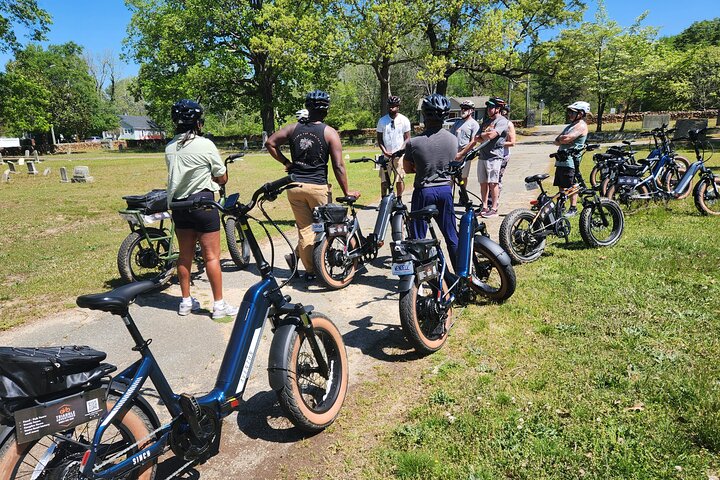 Raleigh guidede E-bike tur: Spøgelser, mysterium, skræmmende historie
