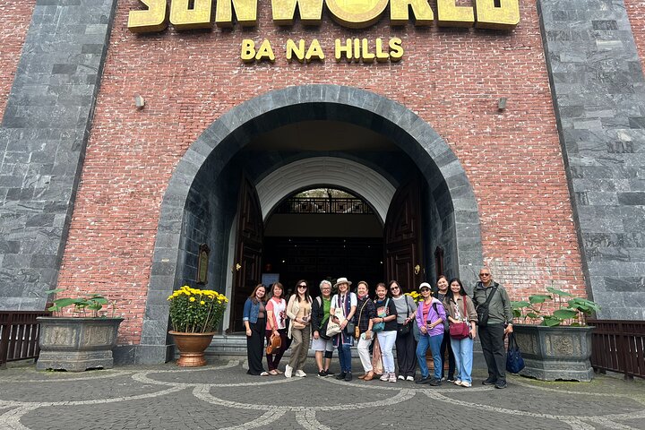 DA NANG Ba Na Hills, Golden Bridge och linbanor PRIVATTUR