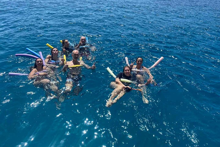 Rhodes Bay to Bay Swim Cruise - Buffet Grego com vinho incluído