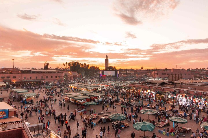 Marrakech au départ de Casablanca avec Calèche et Balade à dos de chameau