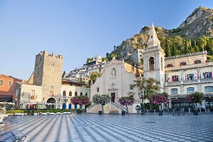 Catania flygplatstransfer ↔ Syracuse, Taormina eller Giardini Naxos