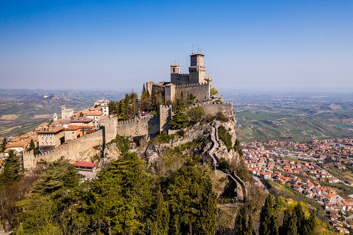 San Marino Self-Guided Walking Tour of the Old Town