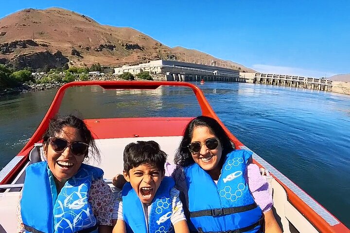 15 Mile Jet Boat Ride & Media Pakke ~30 - 50 + Min. Wenatchee, WA