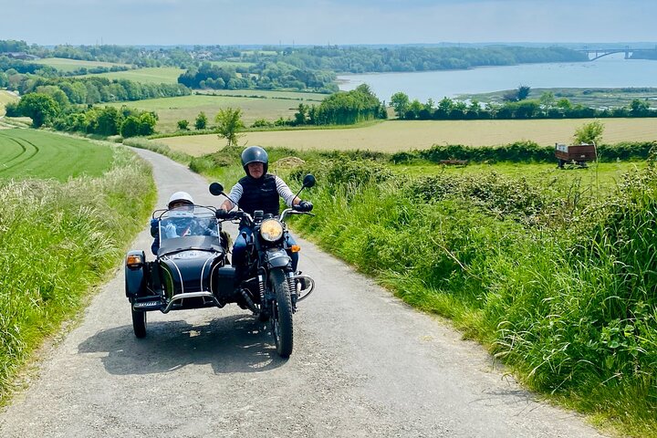 Saint Malo et Saint Suliac en Sidecar Vintage avec Chauffeur