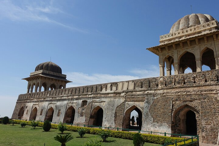 Mandu & Maheshwar Privat dagstur fra Indore med indgange
