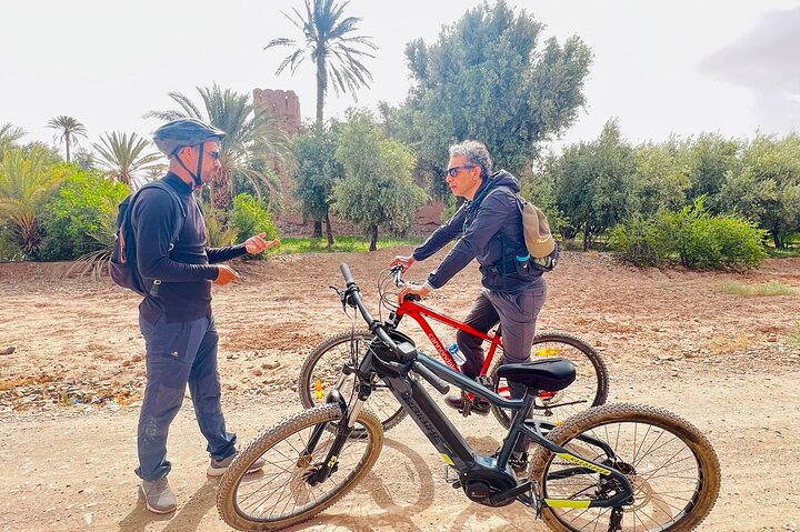 Privater halbtägiger Mountainbike-Ausflug zur Entdeckung der Skoura Palmeraie