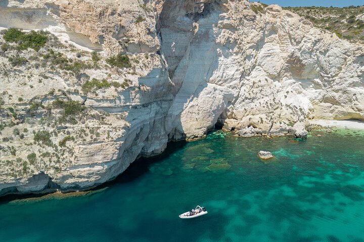 Cagliari båttur med Sardatrips; simma, snorkla, ta en drink och få i dig snacks