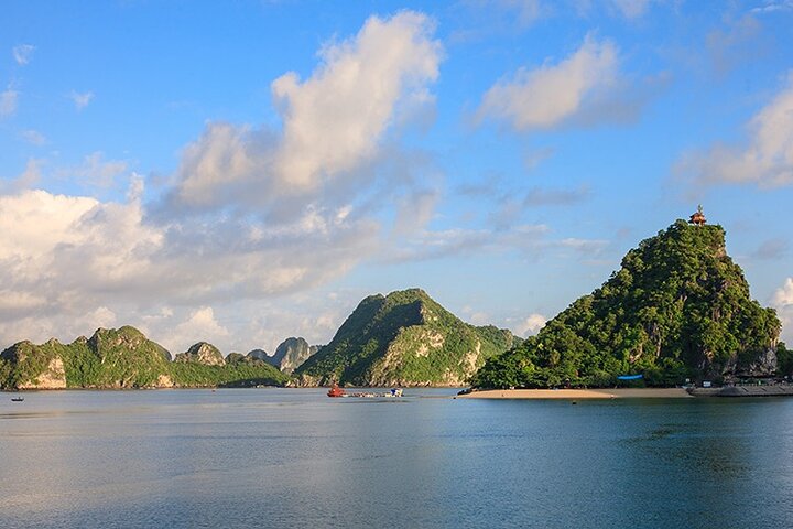 Best Seller Halong Bay 5-Star Day Cruise: Buffet, Kayak & Caves