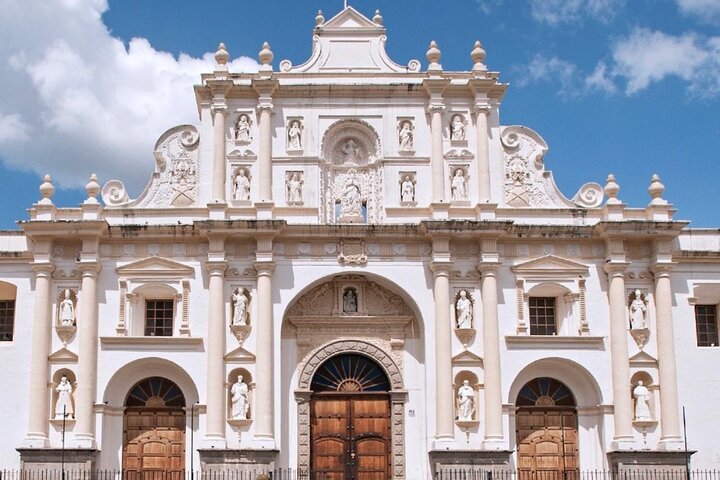 Privat transfer Fra lufthavn/Guate City til ANTIGUA eller omvendt