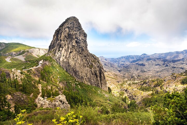 テネリフェ島発ラ・ゴメラ島への日帰り旅行(昼食とフェリー付き)