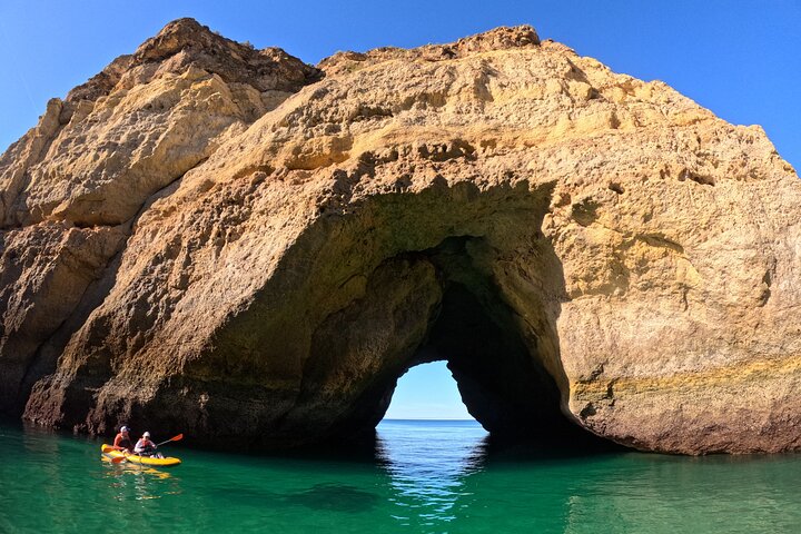 Excursion exclusive en kayak en petit groupe aux grottes de Benagil avec photos 4K