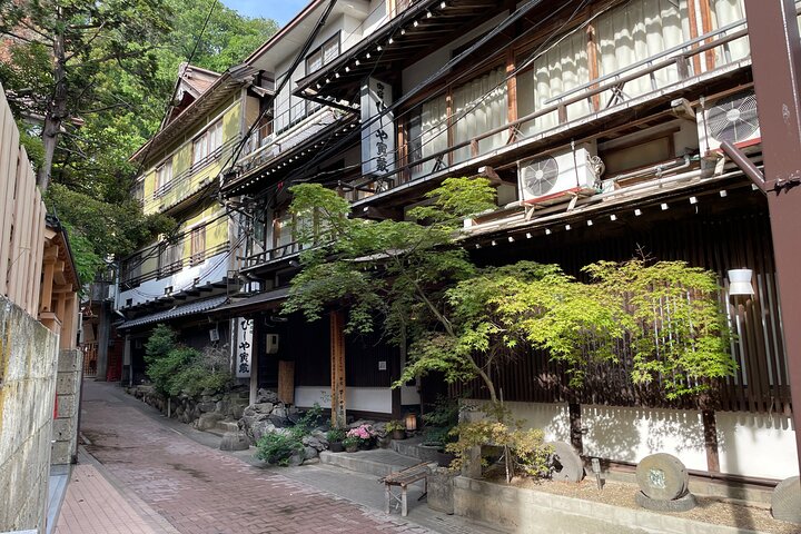 Ontspannen Sneeuwapen & Shibu Onsen : Green Season Privétour