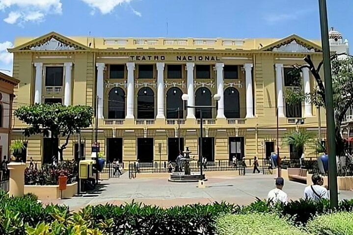 Recorrido a pie con guía por lo más destacado de San Salvador