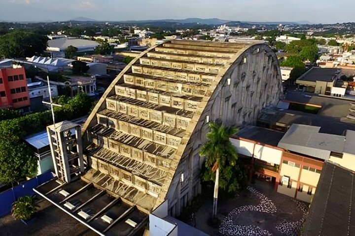 Recorrido a pie con guía por lo más destacado de San Salvador