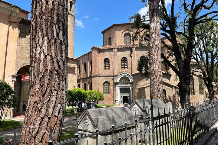 Tour esclusivo a piedi privato di Ravenna con un esperto locale