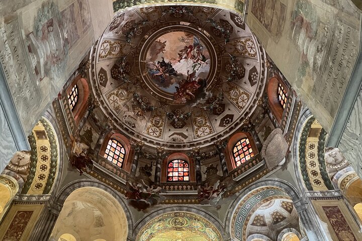 Tour esclusivo a piedi privato di Ravenna con un esperto locale