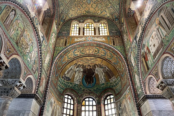 Tour esclusivo a piedi privato di Ravenna con un esperto locale