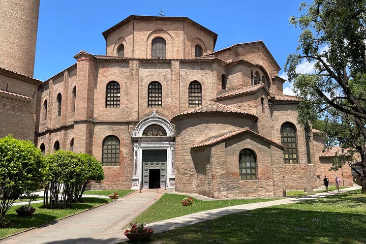 Tour esclusivo a piedi privato di Ravenna con un esperto locale