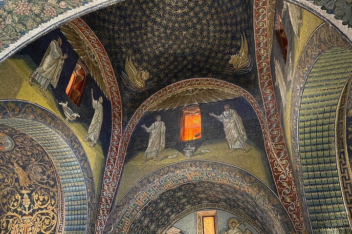 Tour esclusivo a piedi privato di Ravenna con un esperto locale