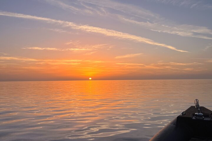 Visite au coucher du soleil autour d'Antiparos | Tour en bateau privé