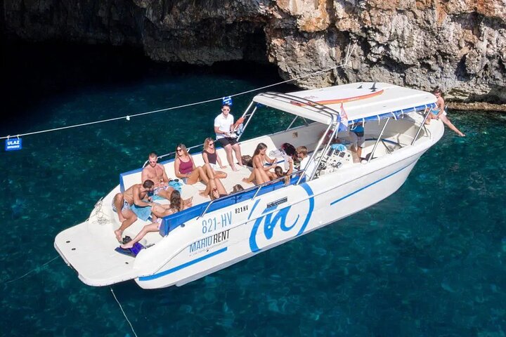 Gruppentour zur Blauen Grotte mit Schwimmen und Schnorcheln ab Hvar