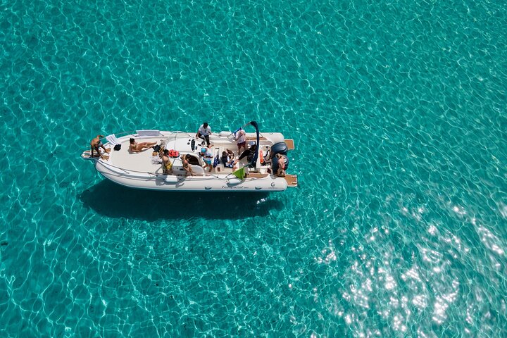 Favignana och Levanzo, Egadiska öarna turnerar med båt från Trapani