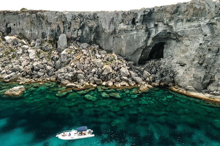 Favignana och Levanzo, Egadiska öarna turnerar med båt från Trapani